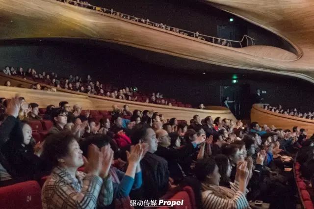 开云首页APP-浓眉哥遭遇十五持续失利，DWG教练压力巨大！观众掌声雷动(浓眉哥fmvp)